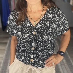 COZY CO FLORAL WITH A TWIST TOP (MEDIUM)